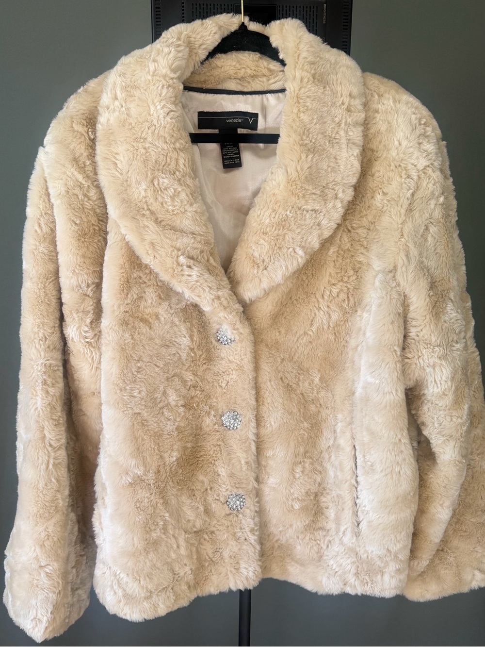 Teddy Faux Fur Jacket size 22 Decorative Buttons plus-size winter fashion